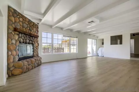 Living - 12224 Lemon Crest Dr, Lakeside, CA 92040 photo 3 of 9