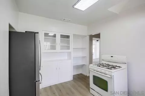 Kitchen - 12224 Lemon Crest Dr, Lakeside, CA 92040 photo 4 of 5