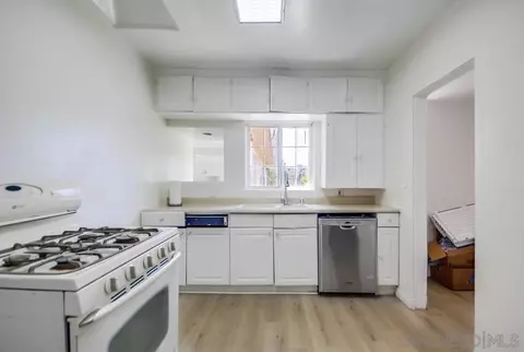 Kitchen - 12224 Lemon Crest Dr, Lakeside, CA 92040 photo 2 of 5