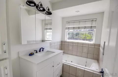 Bath - 12224 Lemon Crest Dr, Lakeside, CA 92040 photo 2 of 8