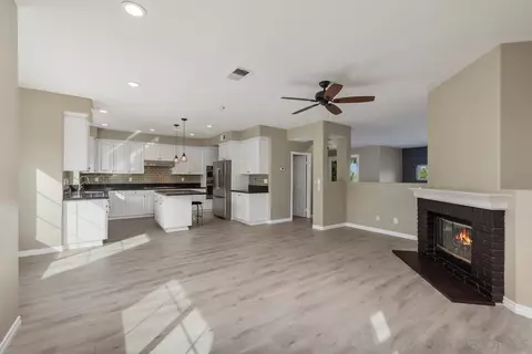6013 Oakgate Row, La Jolla, CA 92037 photo 10