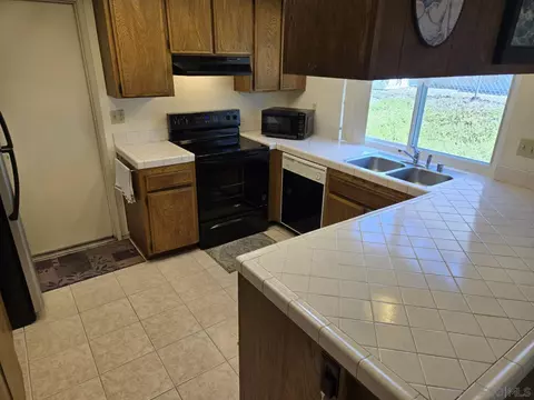 Kitchen - 9343 Lake Hill Rd, Santee, CA 92071 photo 1 of 2
