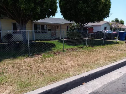 902 E Greenwood Ave, La Habra, CA 90631