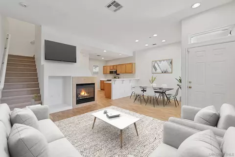 6342 Citracado Cir, Carlsbad, CA 92009