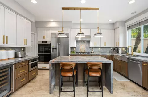 1217 Belleflower Rd, Carlsbad, CA 92011