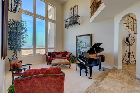 Living - 16677 Falcon Heights Rd, Ramona, CA 92065 photo 2 of 5