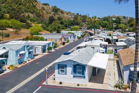 View/Area - 14093 Pomegranate Ave #216, Poway, CA 92064 photo 5 of 8