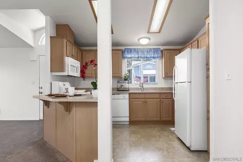 Kitchen - 14093 Pomegranate Ave #216, Poway, CA 92064 photo 1 of 3