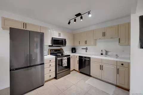 535 N Beech St #13, Escondido, CA 92025 photo 11