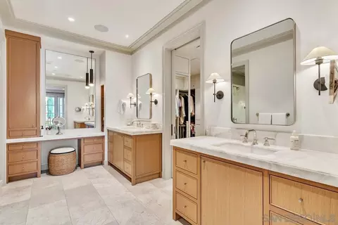 Bath - 201 Ocean Dr, Coronado, CA 92118 photo 3 of 7