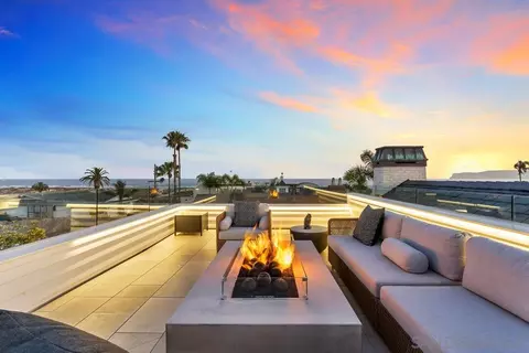 Exterior - 201 Ocean Dr, Coronado, CA 92118 photo 7 of 17