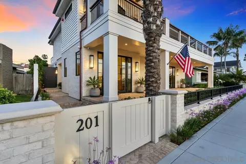 Exterior - 201 Ocean Dr, Coronado, CA 92118 photo 3 of 17