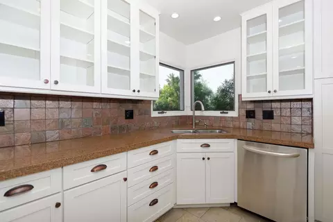 Kitchen - 5709 Abalone Pl, La Jolla, CA 92037 photo 1 of 2