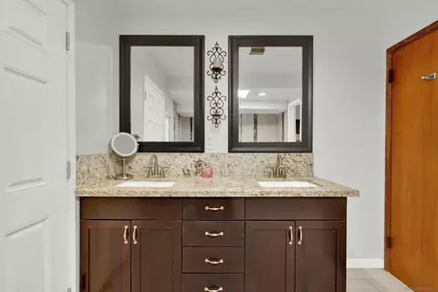 Bath - 1945 Wedgemere Rd, El Cajon, CA 92020 photo 4 of 5