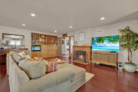 Living - 1945 Wedgemere Rd, El Cajon, CA 92020 photo 2 of 4