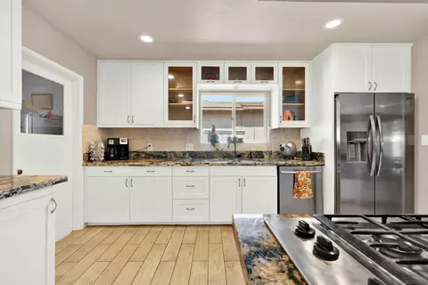 Kitchen - 1945 Wedgemere Rd, El Cajon, CA 92020 photo 5 of 5