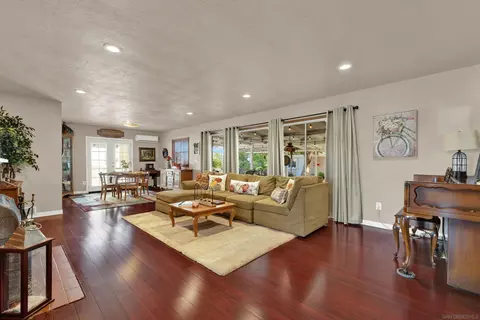 Living - 1945 Wedgemere Rd, El Cajon, CA 92020 photo 3 of 4