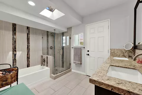 Bath - 1945 Wedgemere Rd, El Cajon, CA 92020 photo 3 of 5