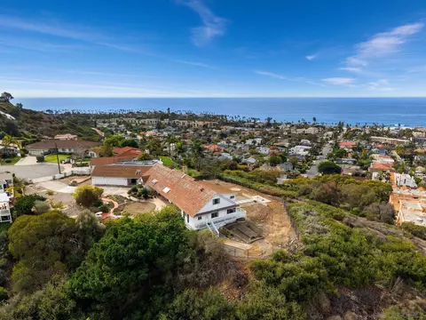 View/Area - 6591 Avenida Wilfredo, La Jolla, CA 92037 photo 8 of 9