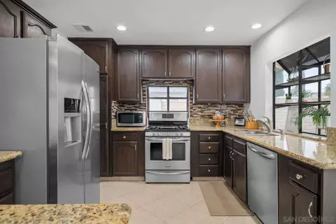 9026 W Hamilton St, Rancho Cucamonga, CA 91701 photo 13