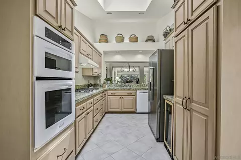 Kitchen - 6375 Via Cabrera, La Jolla, CA 92037 photo 2 of 2