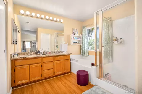Bath - 45400 Corte Progreso, Temecula, CA 92592 photo 2 of 4