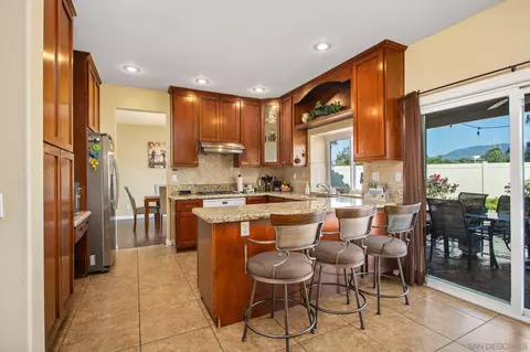 Kitchen - 45400 Corte Progreso, Temecula, CA 92592 photo 1 of 4