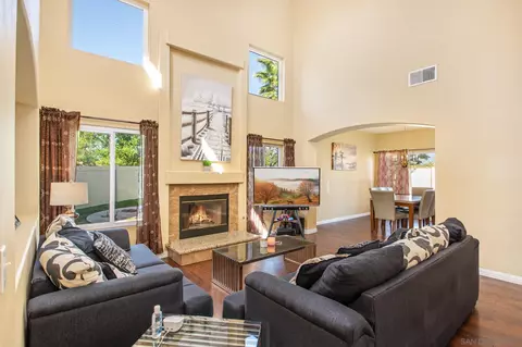 Living - 45400 Corte Progreso, Temecula, CA 92592 photo 3 of 4