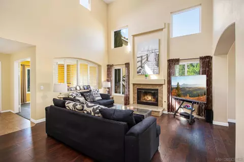 Living - 45400 Corte Progreso, Temecula, CA 92592 photo 2 of 4