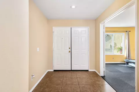 Entry Way - 45400 Corte Progreso, Temecula, CA 92592 photo 2 of 2