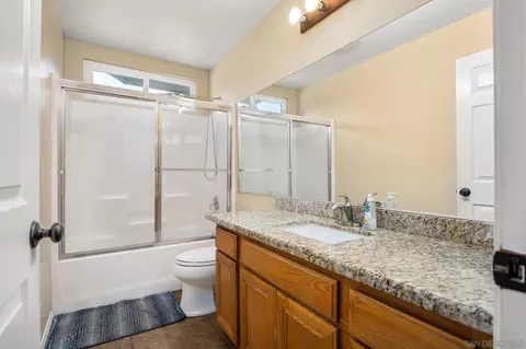 Bath - 45400 Corte Progreso, Temecula, CA 92592 photo 4 of 4