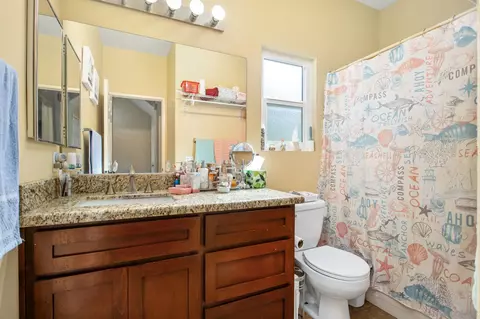 Bath - 45400 Corte Progreso, Temecula, CA 92592 photo 1 of 4