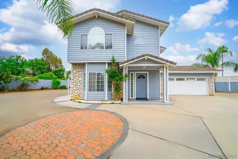 Exterior - 119 Smilax Rd, Vista, CA 92083 photo 4 of 10