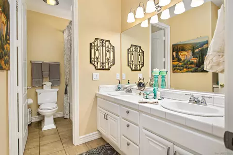 Bath - 1284 Panorama Ridge Rd, Oceanside, CA 92056 photo 4 of 4