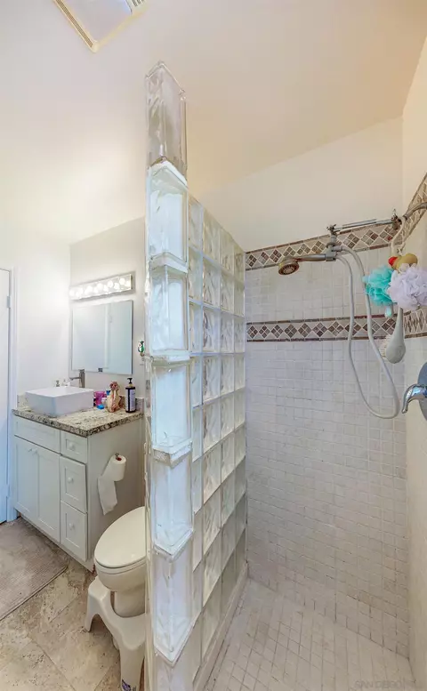 2701 Harriet St, Oceanside, CA 92056 photo 10