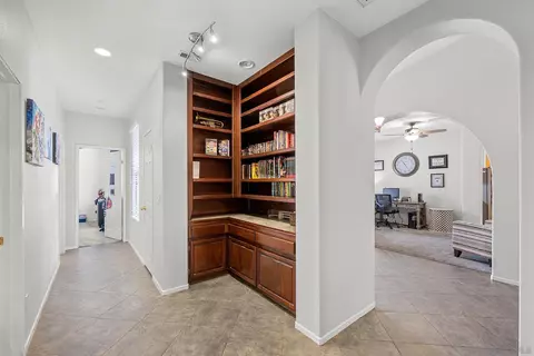 Entry Way - 23625 Galeria Cir, Ramona, CA 92065 photo 4 of 4