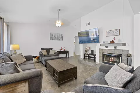 Living - 23625 Galeria Cir, Ramona, CA 92065 photo 4 of 4