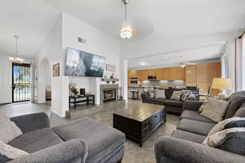 Living - 23625 Galeria Cir, Ramona, CA 92065 photo 2 of 4