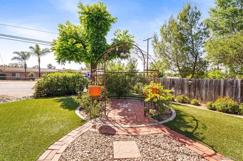 Exterior - 1070 Ramona St, Ramona, CA 92065 photo 7 of 18