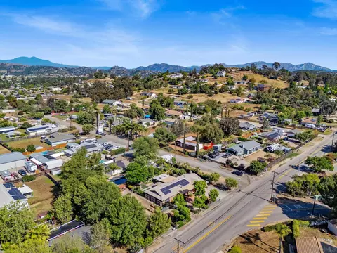 View/Area - 1070 Ramona St, Ramona, CA 92065 photo 2 of 5