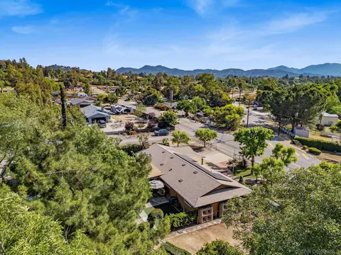 View/Area - 1070 Ramona St, Ramona, CA 92065 photo 4 of 5