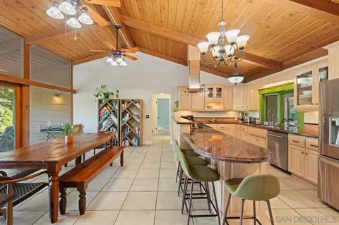 9835 Edgelake Dr, La Mesa, CA 91941 photo 22