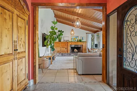 9835 Edgelake Dr, La Mesa, CA 91941 photo 7