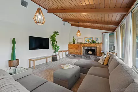 9835 Edgelake Dr, La Mesa, CA 91941 photo 10