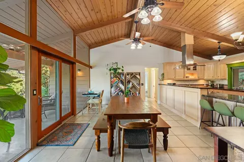 9835 Edgelake Dr, La Mesa, CA 91941 photo 15
