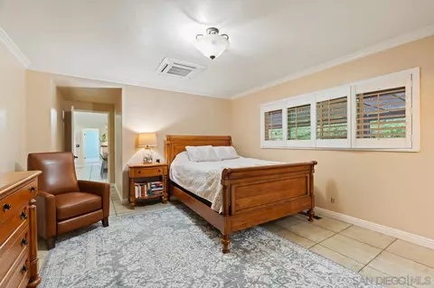 9835 Edgelake Dr, La Mesa, CA 91941 photo 30