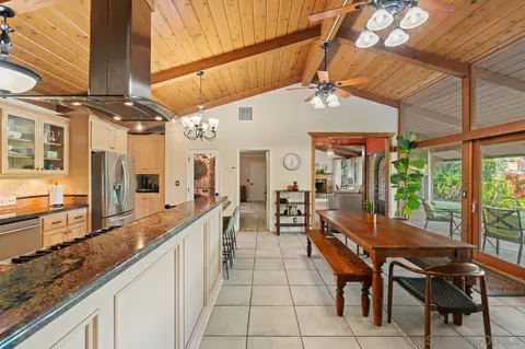 9835 Edgelake Dr, La Mesa, CA 91941 photo 21