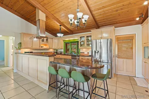 9835 Edgelake Dr, La Mesa, CA 91941 photo 23