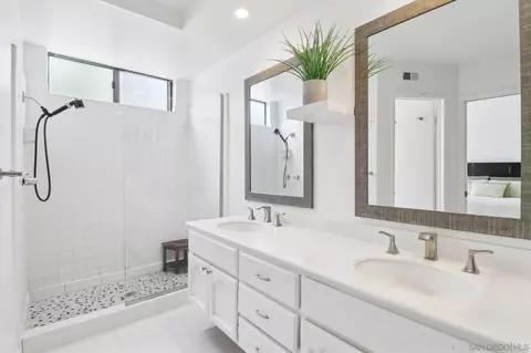 Bath - 6872 Shearwaters Dr, Carlsbad, CA 92011 photo 3 of 6