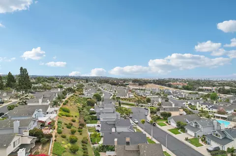 View/Area - 6872 Shearwaters Dr, Carlsbad, CA 92011 photo 5 of 10